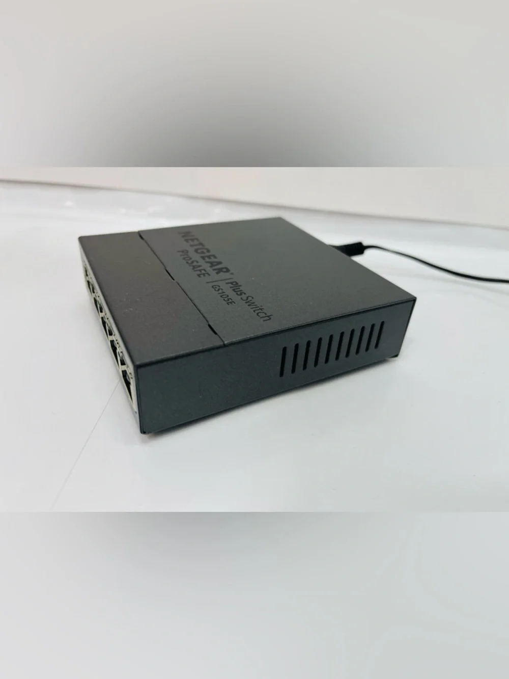 NETGEAR ProSAFE Plus (GS105Ev2) 5-Port Gigabit Easy Use Ethernet Switch